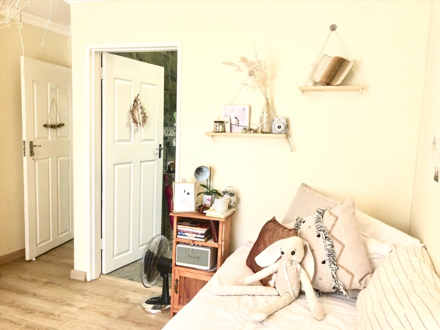 To Let 3 Bedroom Property for Rent in Loevenstein Western Cape